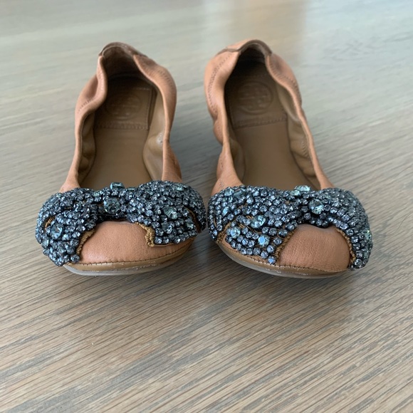 Tory Burch Eddie Rhinestone Jewel Bow Leather Slip On Ballet Flats Tan Size 5.5 - Picture 4 of 15